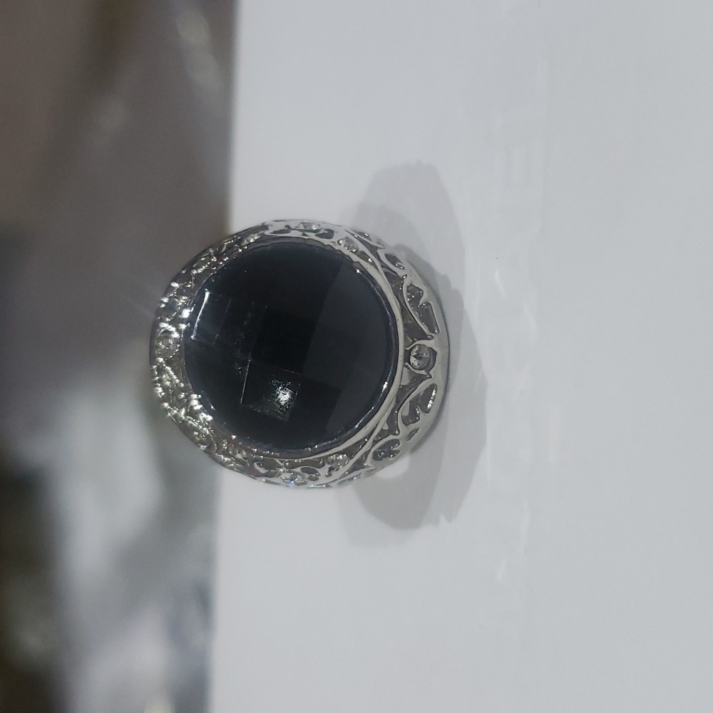 Ring size 6.5 Black - Picture 2 of 9